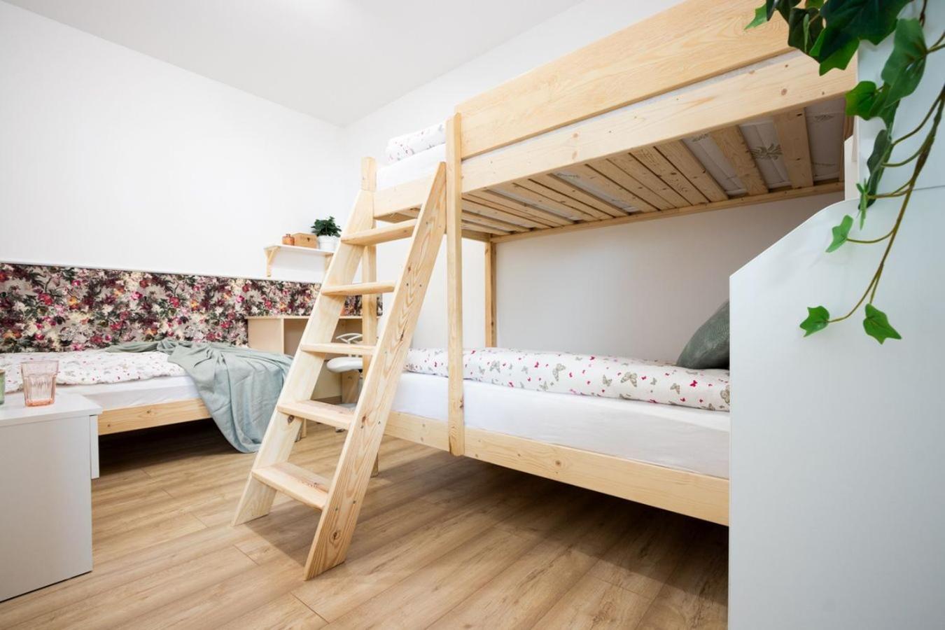 Apartamenty Gorki Male Tuszyn Eksteriør bilde