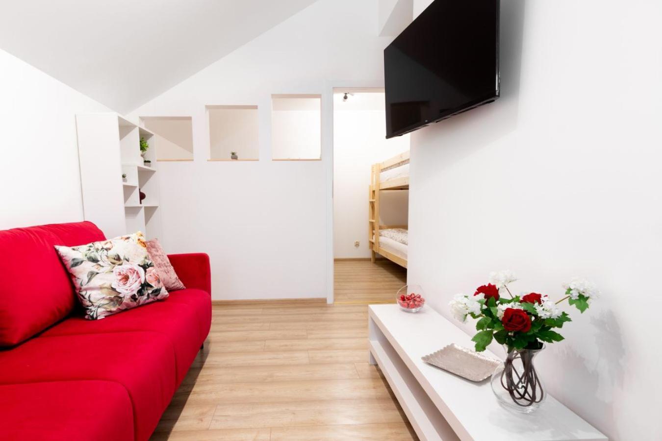 Apartamenty Gorki Male Tuszyn Eksteriør bilde