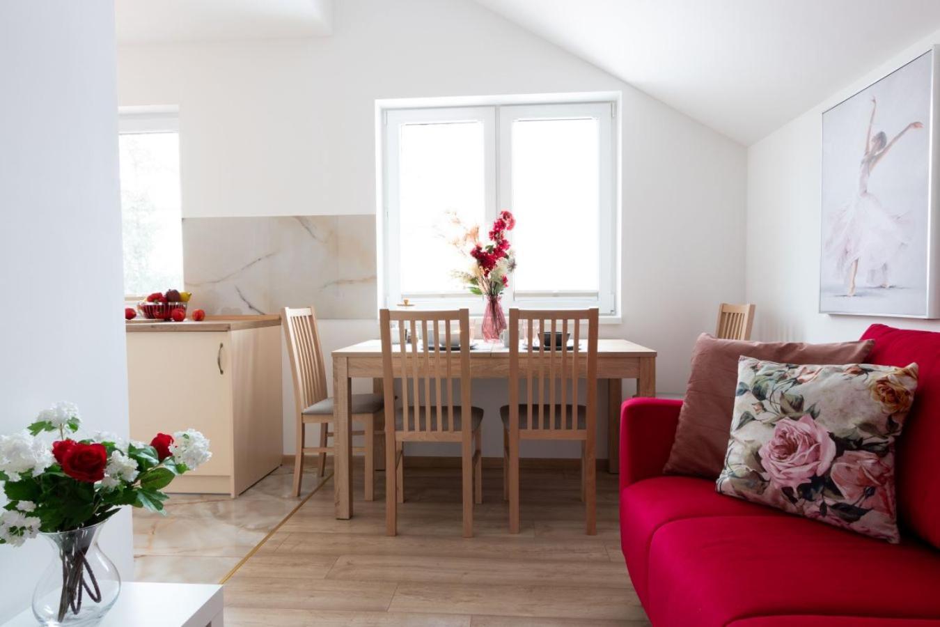 Apartamenty Gorki Male Tuszyn Eksteriør bilde