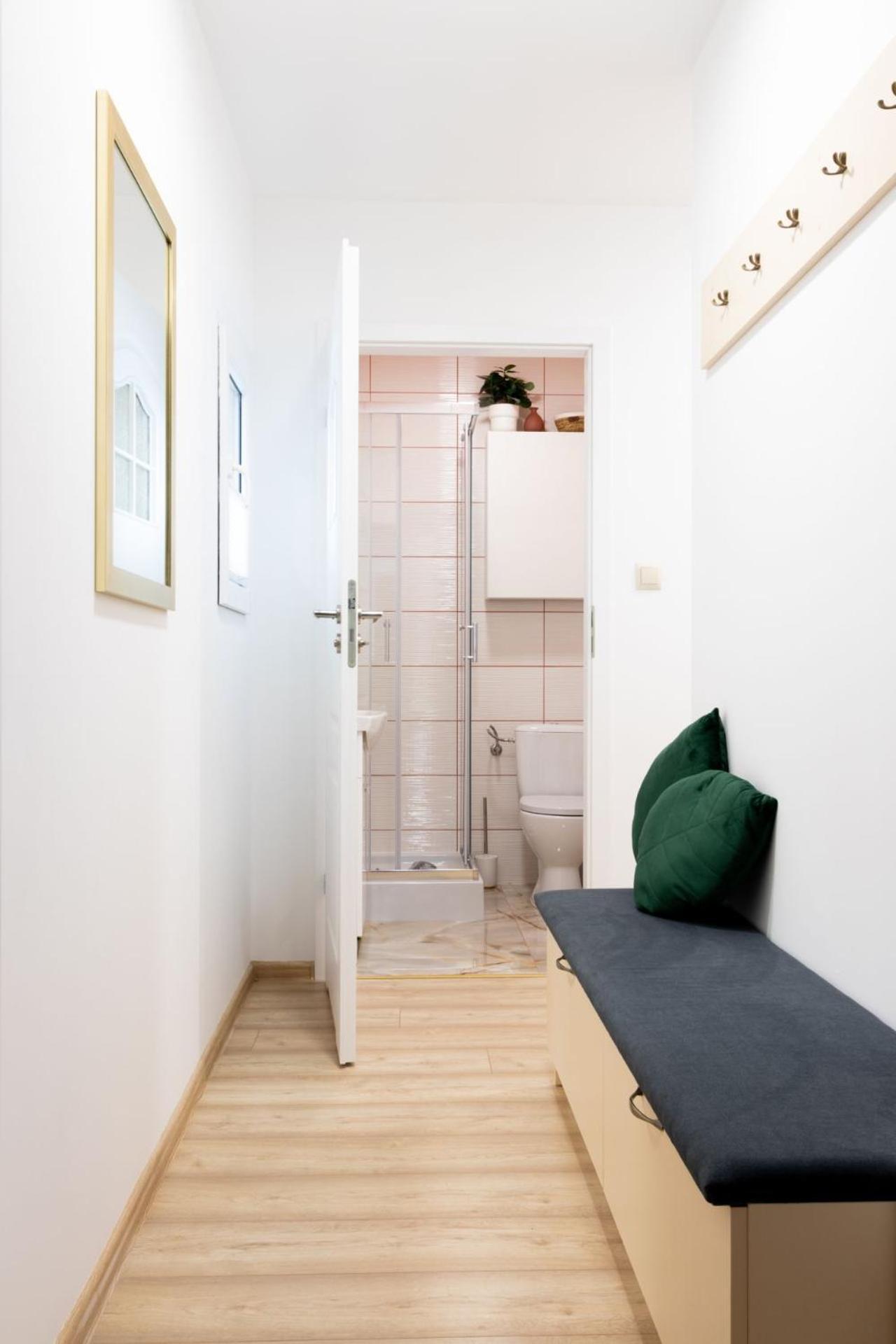 Apartamenty Gorki Male Tuszyn Eksteriør bilde
