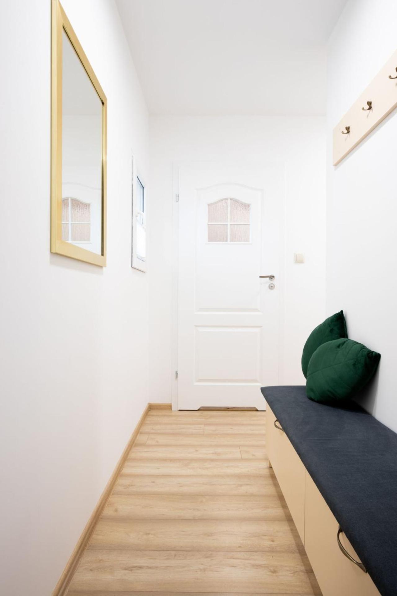 Apartamenty Gorki Male Tuszyn Eksteriør bilde